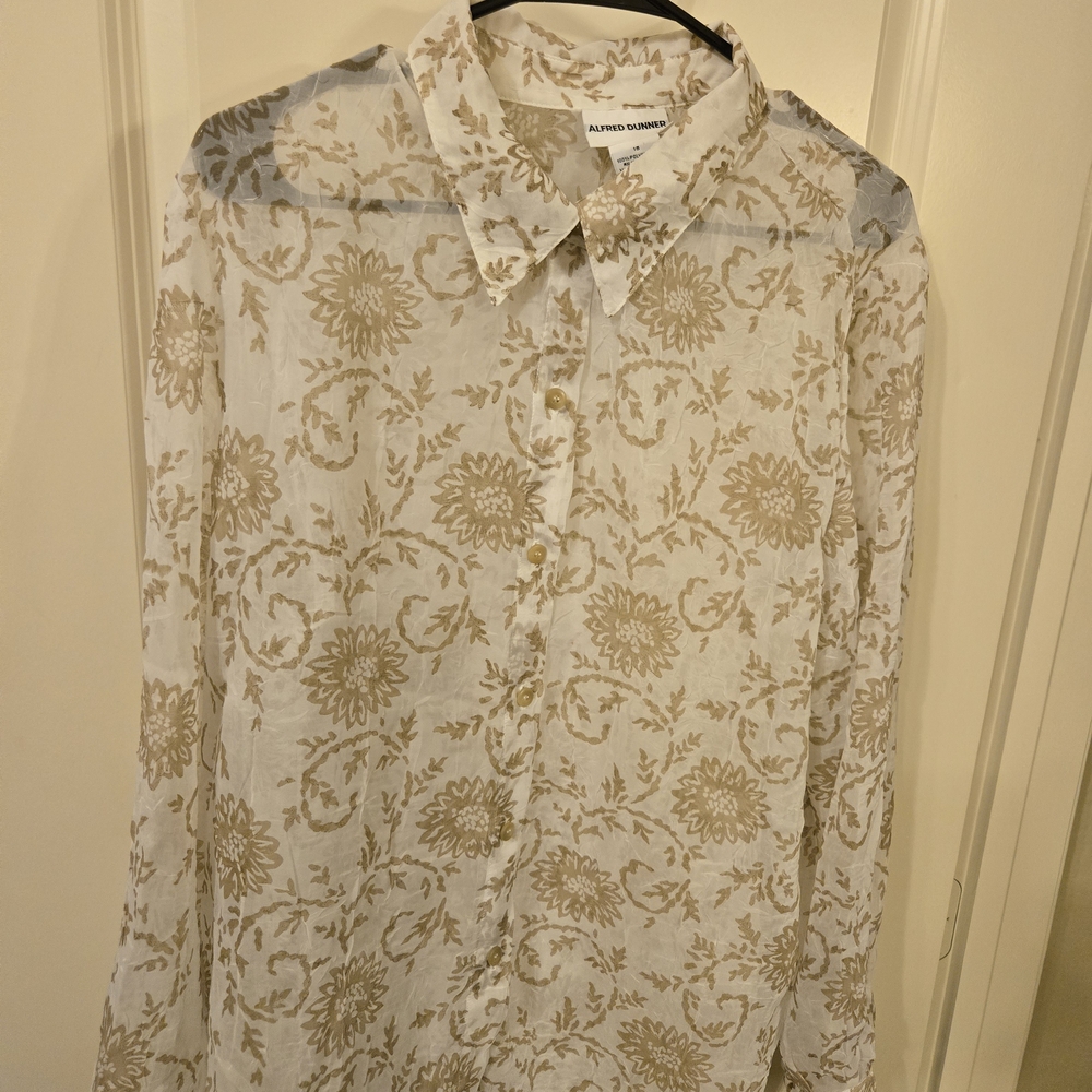 Alfred Dunner Cream and Gold Floral Blouse